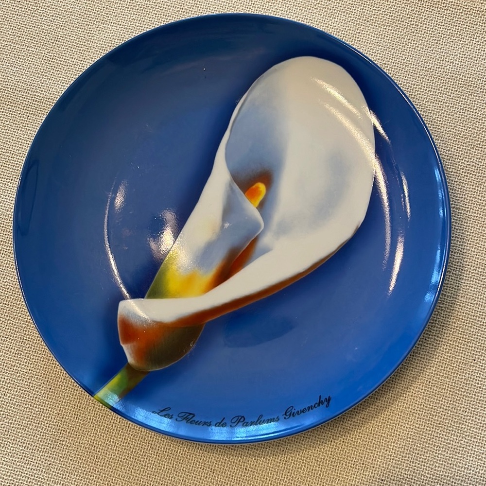 Givenchy Paris Plate Vintage 1980’s in EUC